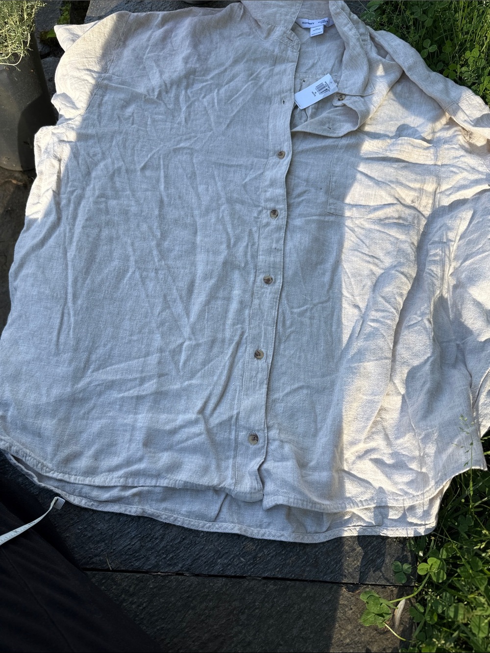 Old Navy Beige Linen-Blend Button Down Shirt - Picture 8 of 10